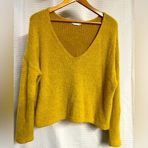 Lovers + Friends Sweater, Vneck, Slightly Cropped, Boxy fit; Small; boho sweater